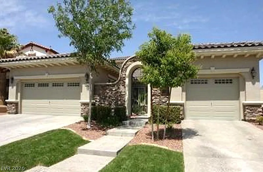 4 bed, 3.5 bath, 3402 sqft, $5,495 — Photo 2