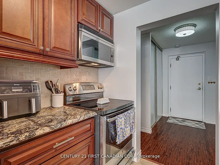 570 Proudfoot Ln #405 — Photo 15