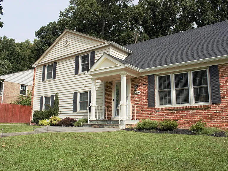 12019 Devilwood Dr — Photo 2