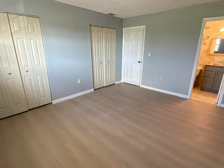 207 Bristol Ln #207 — Photo 10