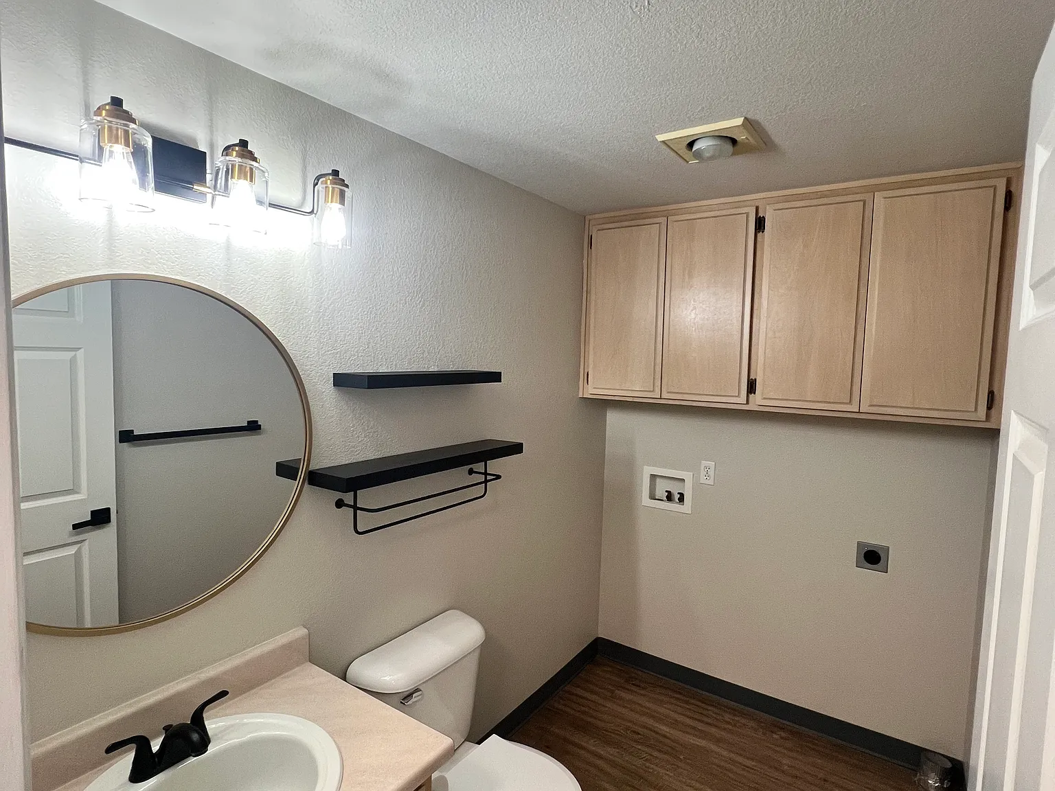 Mountain View Dr, Central Point — Photo 3