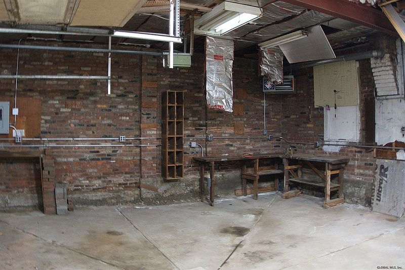 3rd image of 299 6TH Avenue