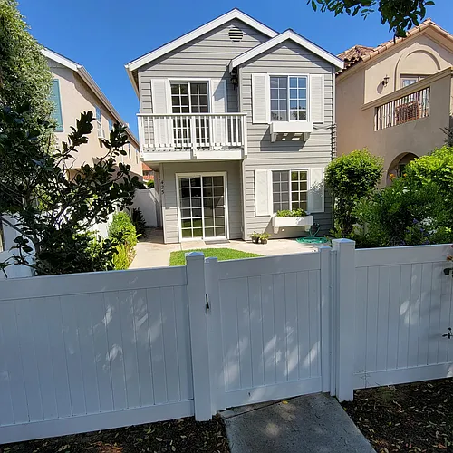 425 I Ave Photo 1