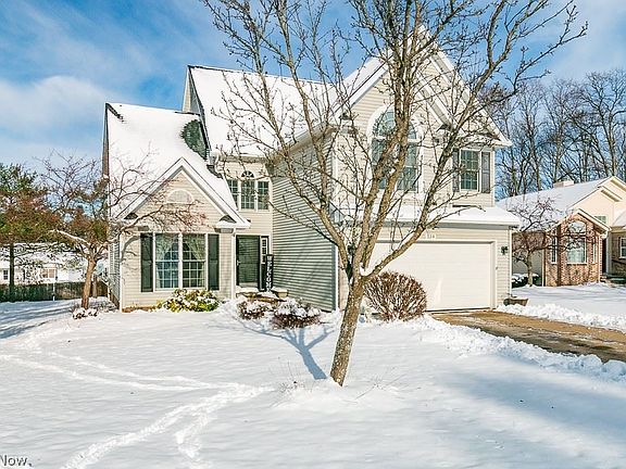 2nd image of 134 Pine Hollow Cir