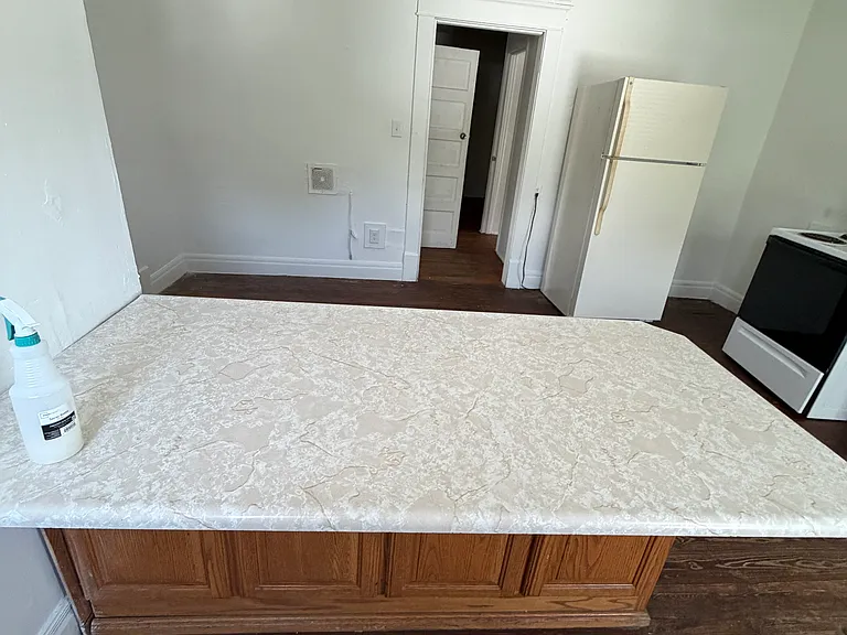511 N Meridian St #B — Photo 7
