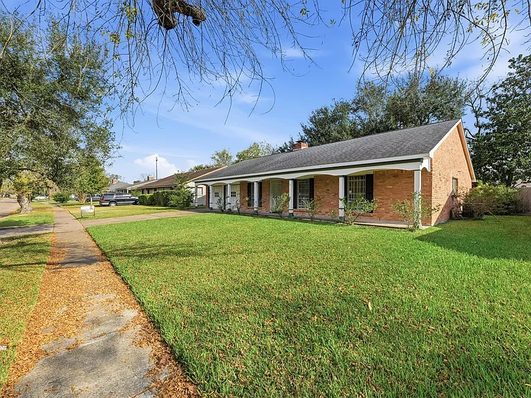 7015 Pella Dr — Photo 30