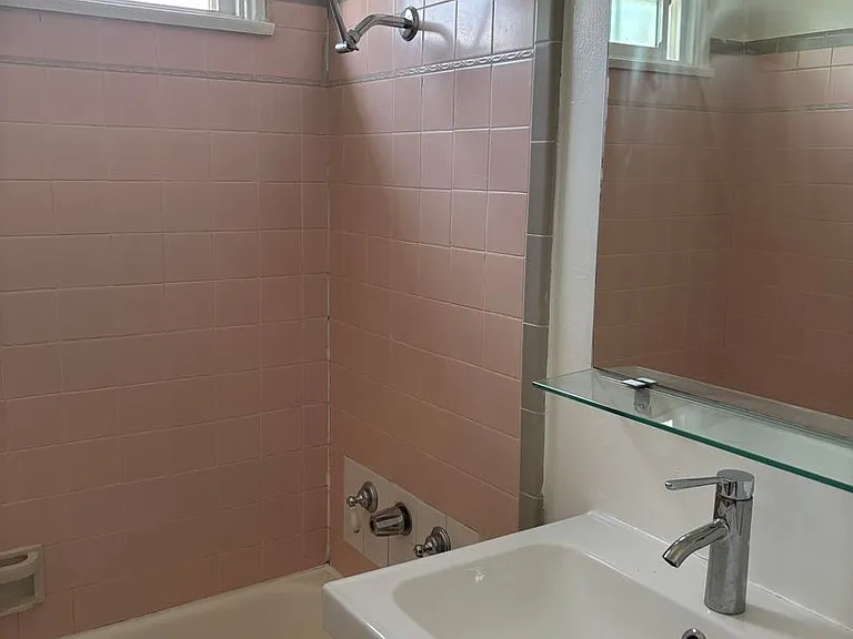 2584 S Sepulveda Blvd — Photo 8
