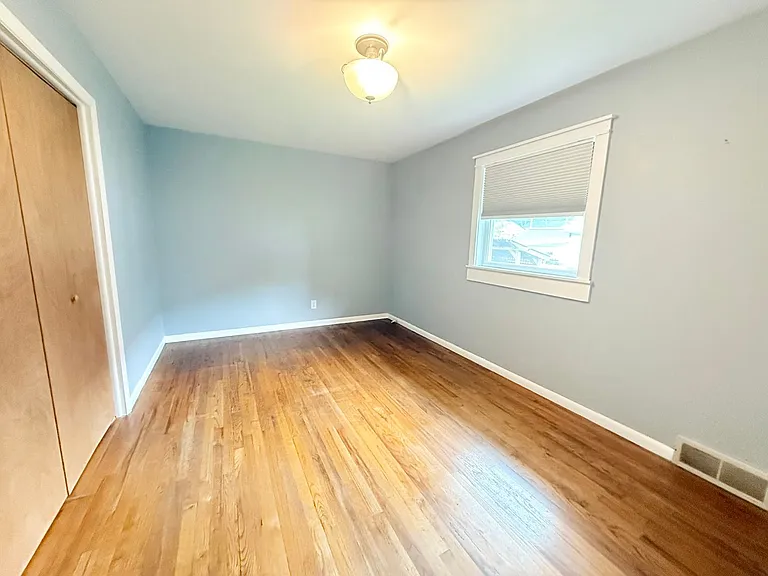 1612 N Roosevelt Ave — Photo 7