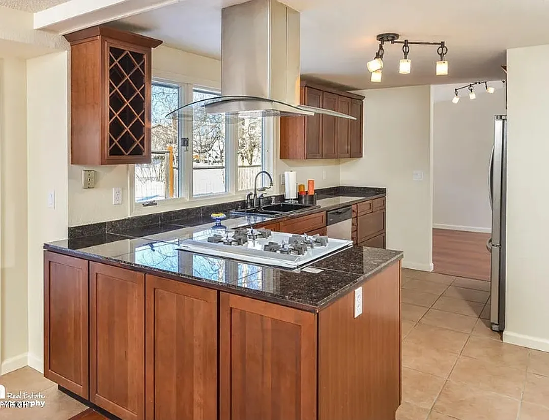 512 Cherry St — Photo 3