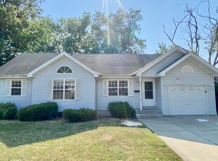 200 Durham Dr, Steger, IL 60475