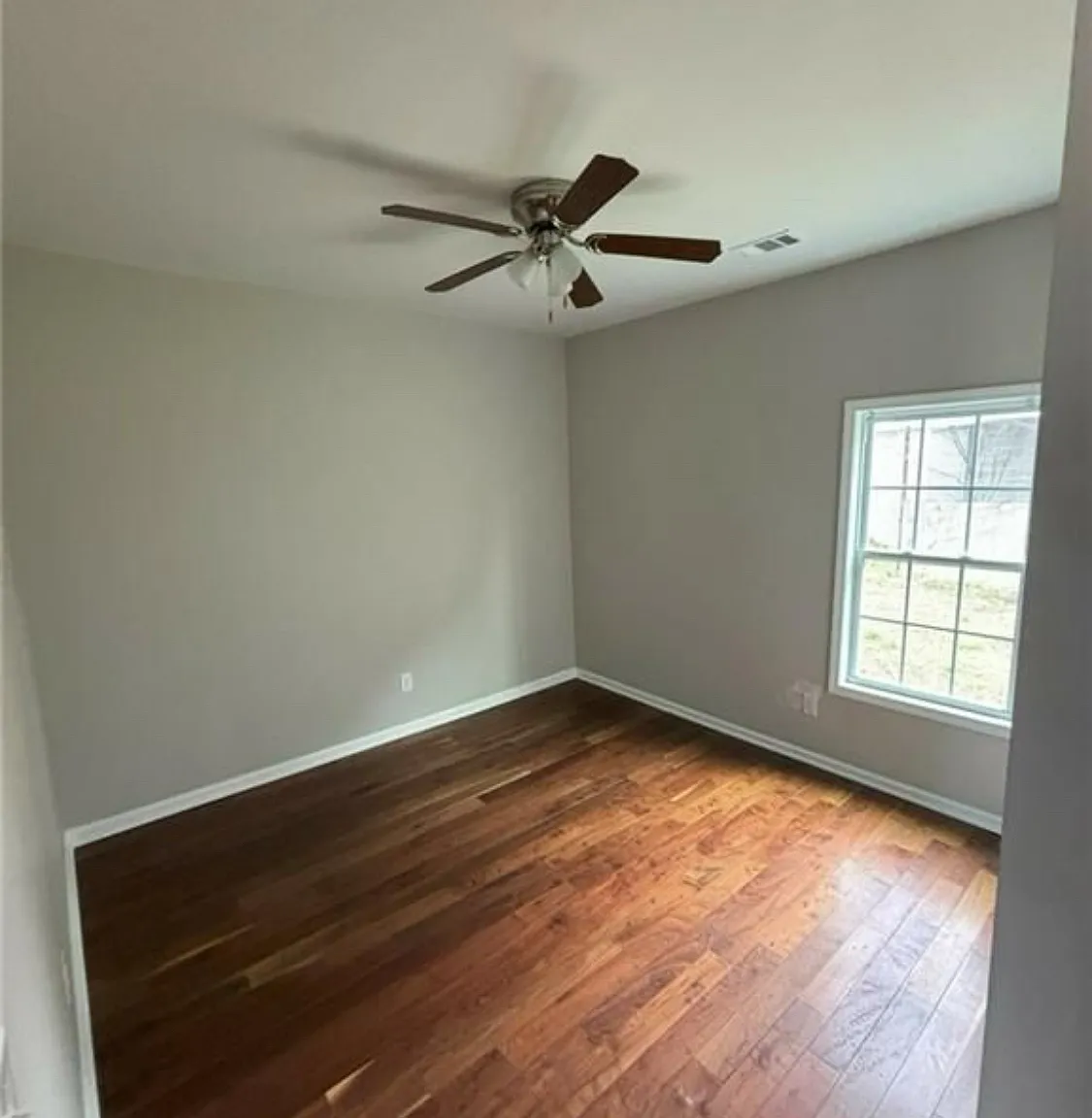 3 bed, 886 sqft, $1,650 — Photo 4