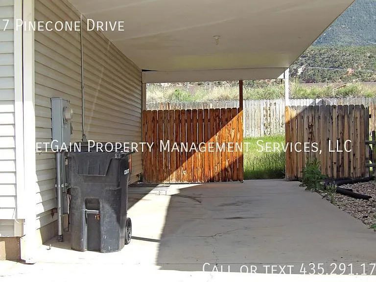 357 Pinecone Dr — Photo 2