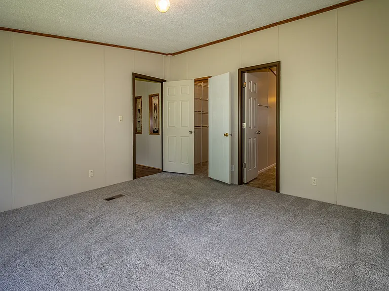 60 Brooklane Dr — Photo 14