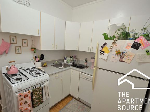3rd image of 4606 N Lincoln Ave #2