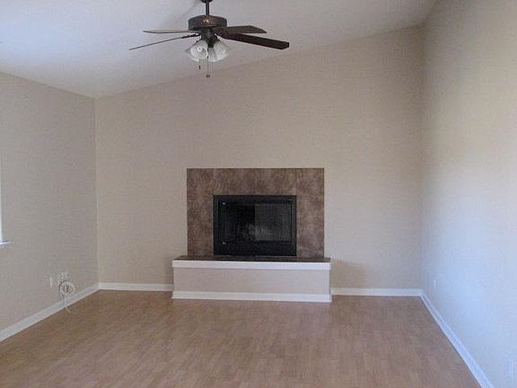 3rd image of 4412 Hickory Ave