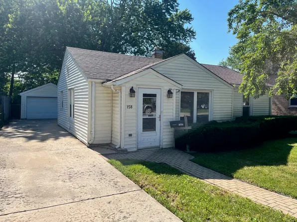 158 N Pershing Ave, Mundelein, IL 60060
