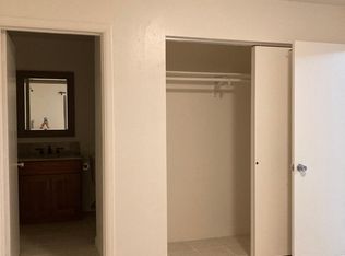 1066 Green St APT 200, Honolulu, HI 96822