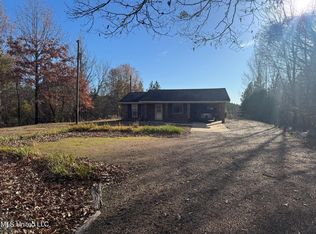 65 Rhodes Ln, Benton, MS 39039