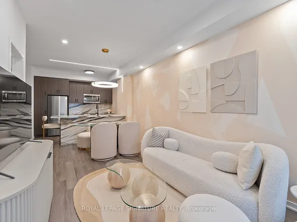 30 William Jackson Way #Townhouse 114, Toronto, ON M8V 0J7