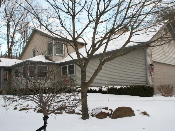 2354 Golden Pond #16, Fenton, MI 48430