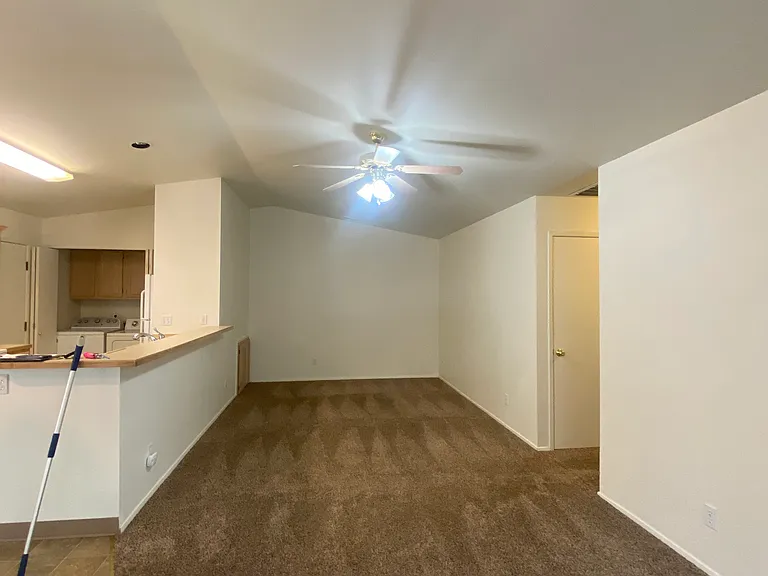2124 NE Linnea Dr — Photo 5