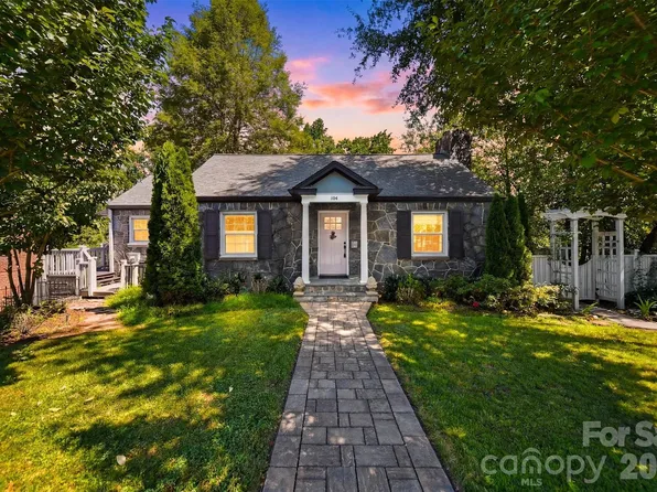 104 Jefferson St, Morganton, NC 28655