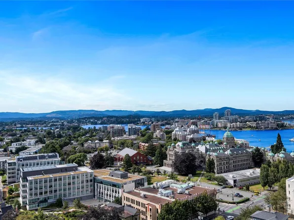 647 Michigan St #2104, Victoria, BC V8V 1S9