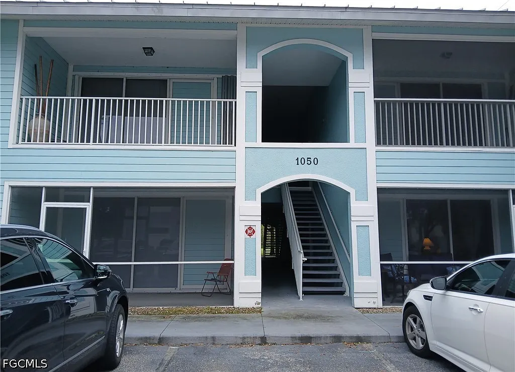 2 bed, 2.0 bath, 1199 sqft, $1,600 — Photo 1