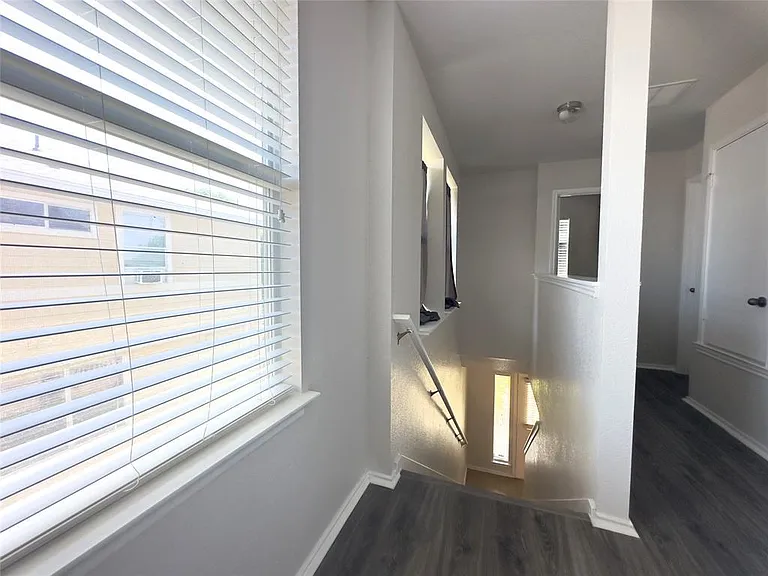 513 Rolling Oak Dr — Photo 13