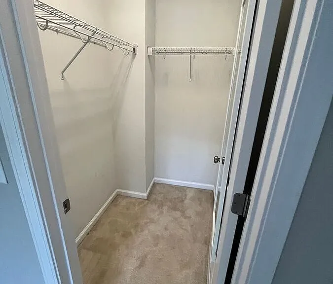 1423 Salem Creek Dr — Photo 6
