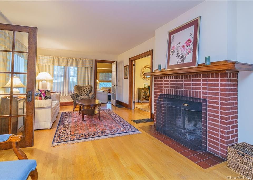 17 Sycamore St, Windsor, CT 06095 Zillow