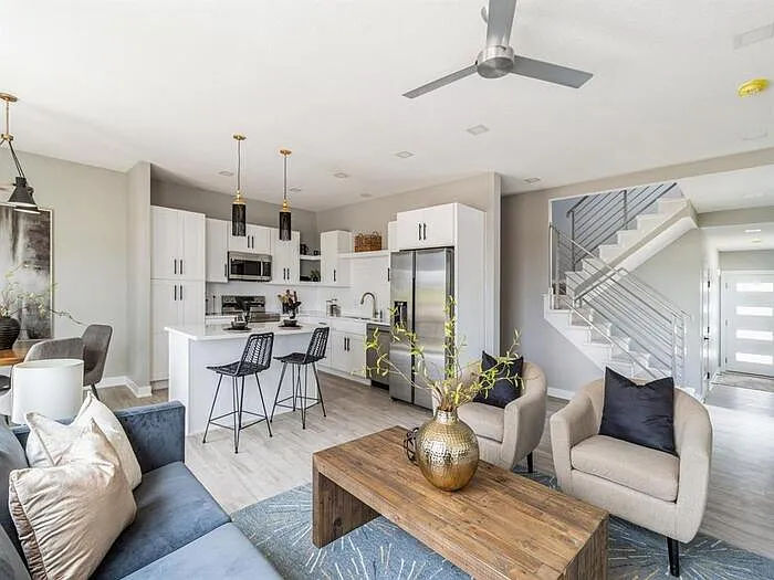 4 bed, 4.0 bath, 2445 sqft, $3,150 — Photo 4