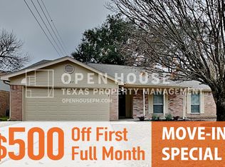 7707 Woodland West Dr, Houston, TX 77040