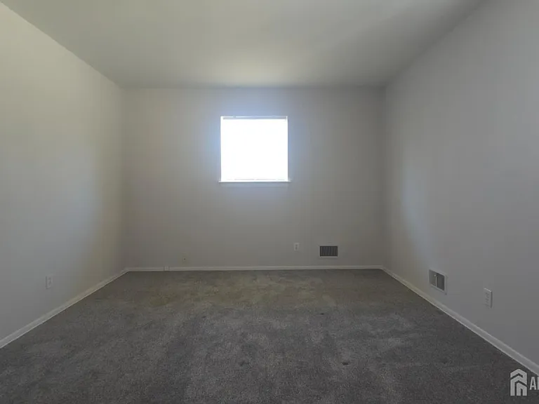 89 Van Buren Ave #2 — Photo 6