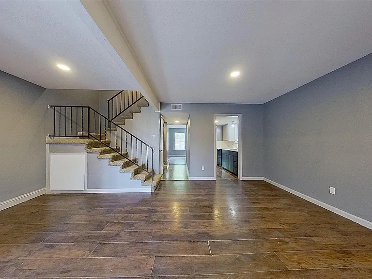 6321 Walraven Cir #6321 — Photo 8