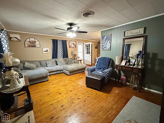 3rd image of 408 Blackwell St