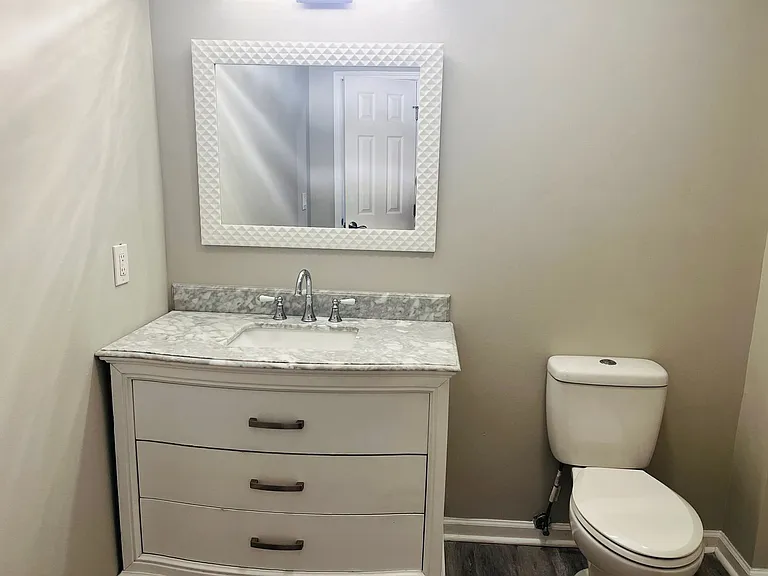 147 N Lake Dr — Photo 15