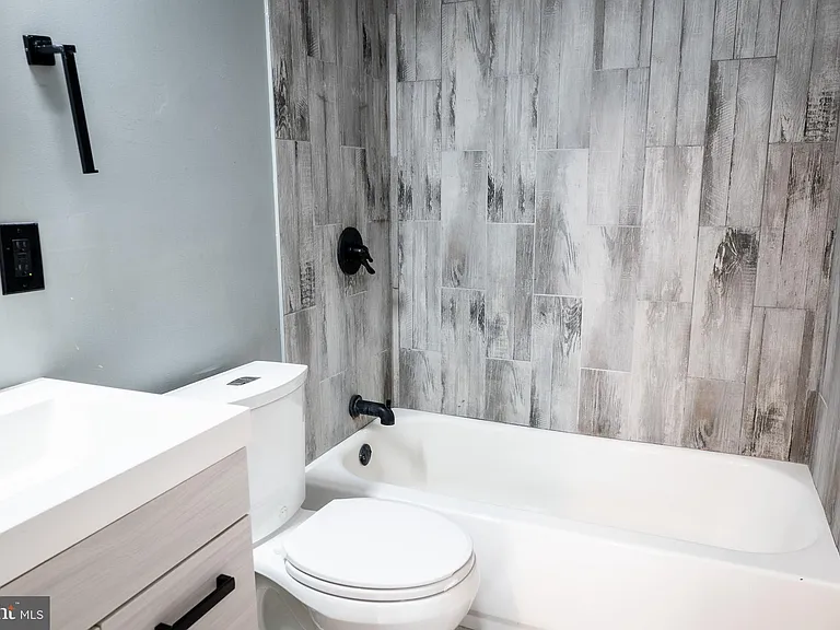 1239 N 19th St #1 — Photo 29