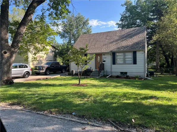 7707 E 50th Ter, Kansas City, MO 64129