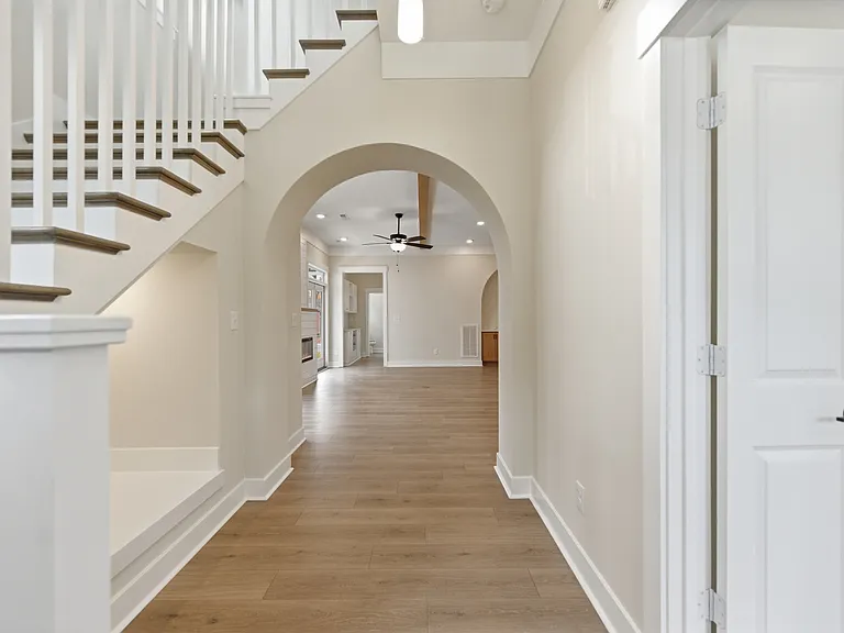 917 Calhoun Way — Photo 3