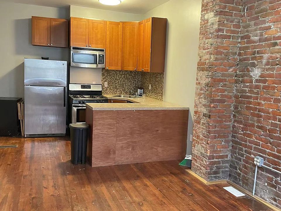1st image of 1726 Moore St #1