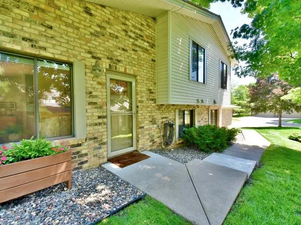 1945 Kingsview Ln N, Plymouth, MN 55447