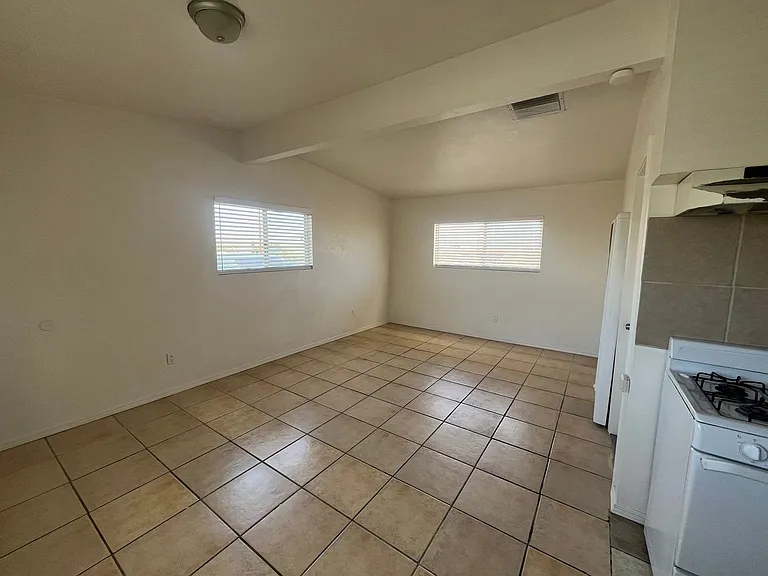 P170 — Photo 23