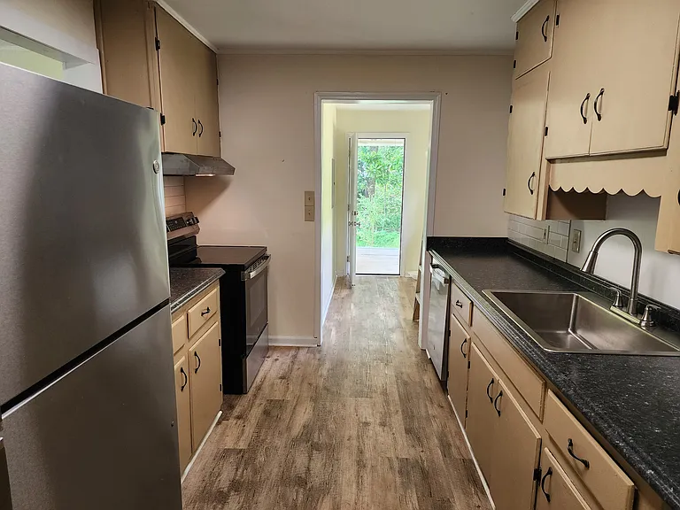 108 Mountain View Dr — Photo 5