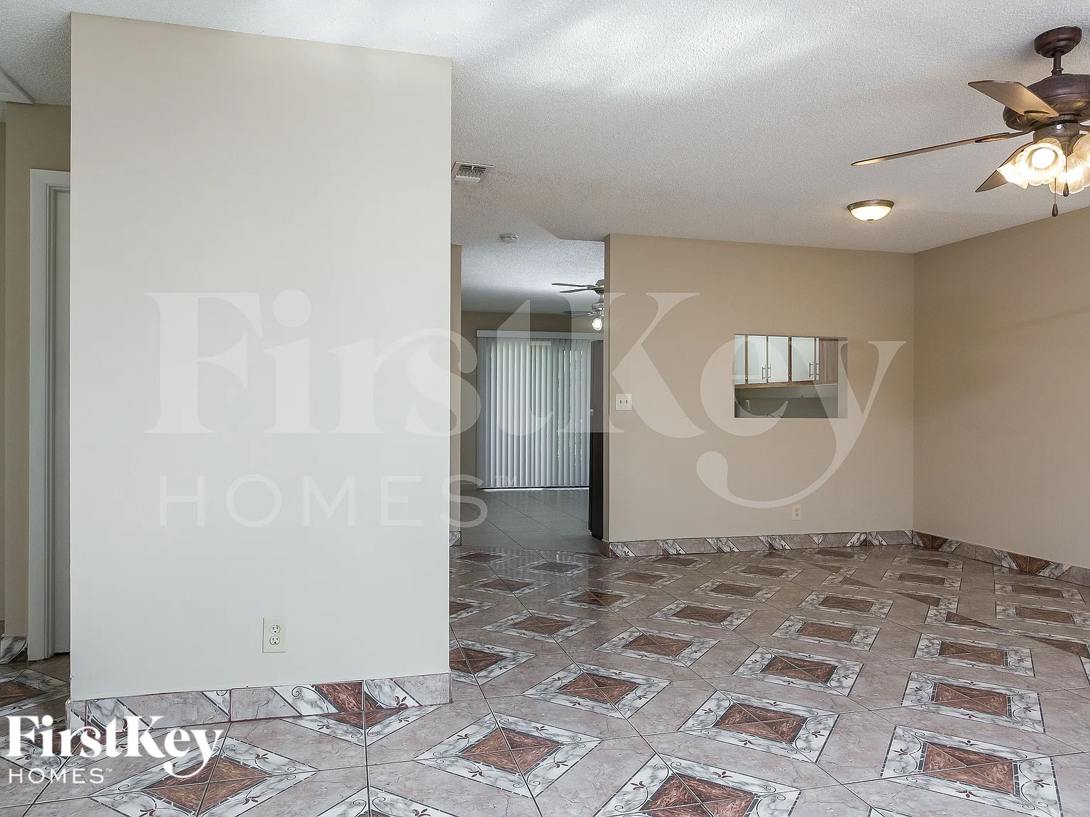 3 bed, 2.0 bath, 1418 sqft, $2,275 — Photo 4