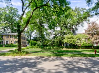 24 Cambridge Blvd, Pleasant Ridge, MI 48069