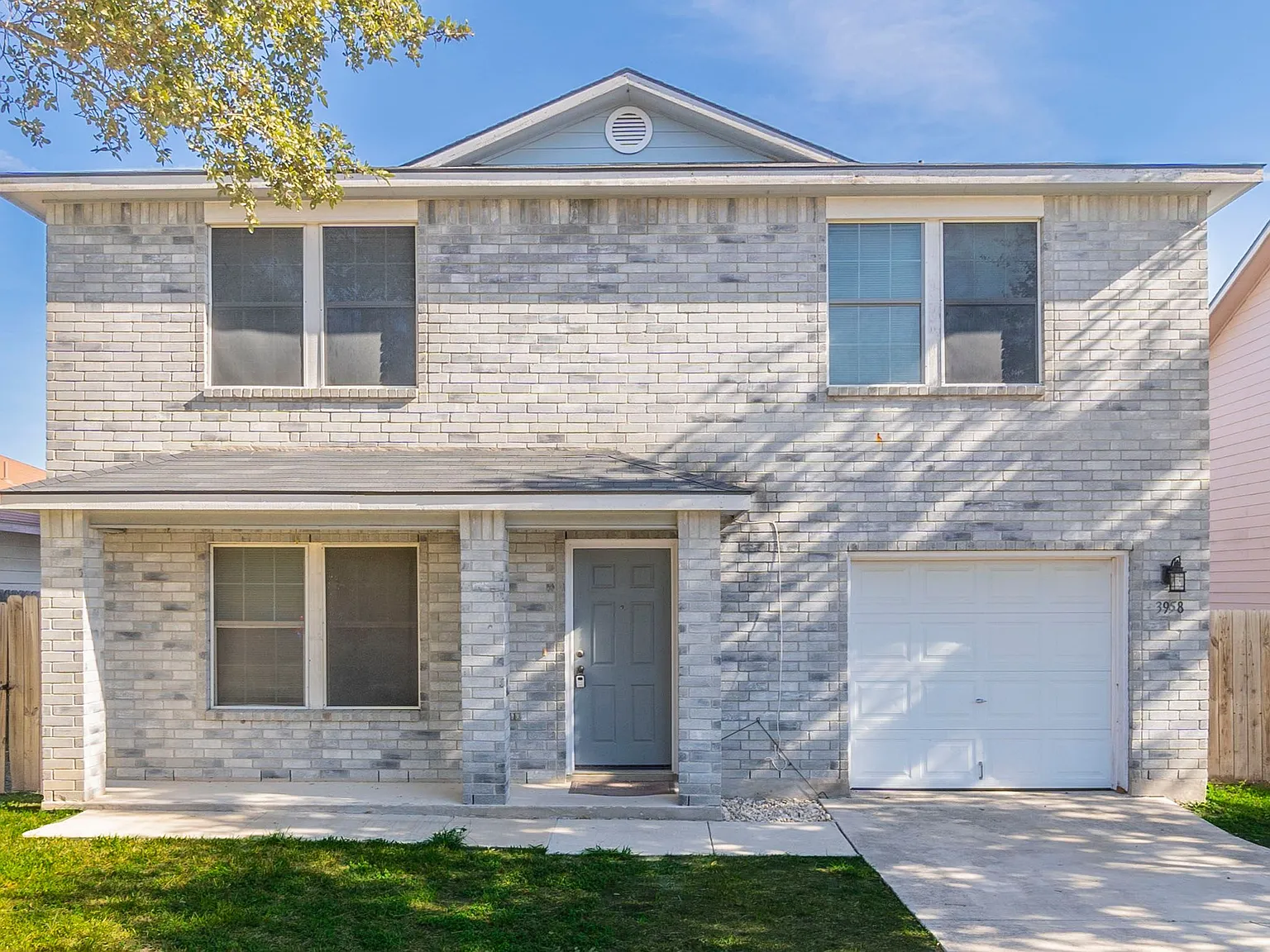 4 bed, 7.0 bath, 1897 sqft, $1,850 — Photo 2