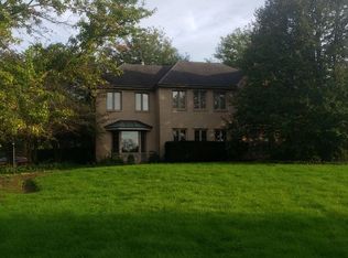 6N957 Homeward Glen Dr, St Charles, IL 60175