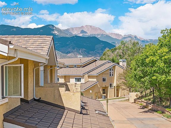 3rd image of 581 Observatory Dr