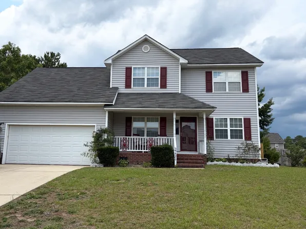 4426 Round Stone Ct, Hope Mills, NC 28348